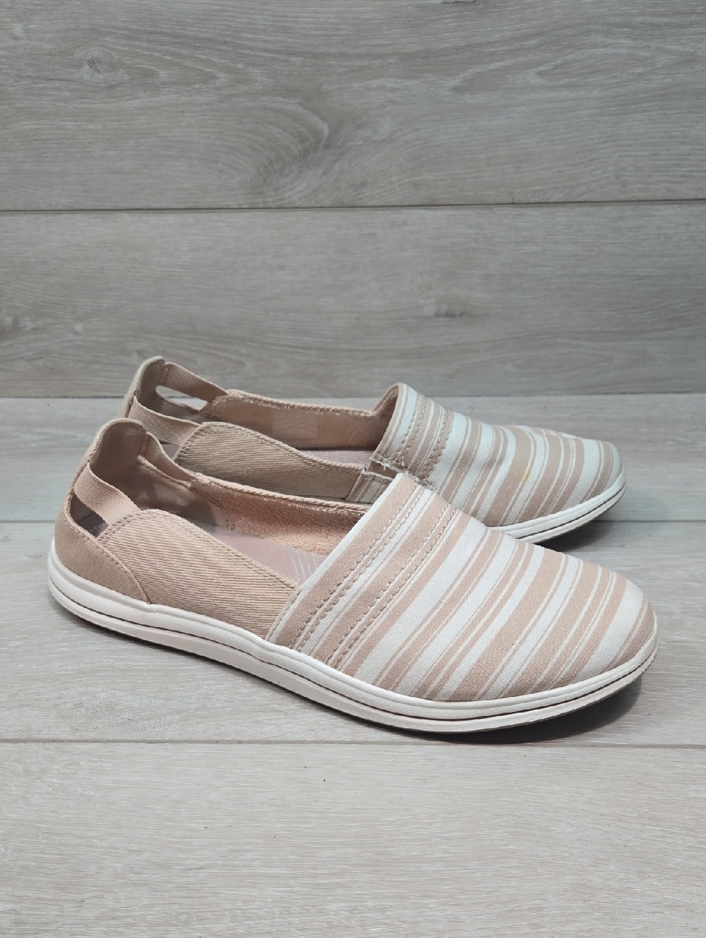 Clarks Cloudsteppers Women’s Casual Slip-On Canvas Shoes Flats Sz 11W